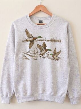 Mallard Ducks Cabin Core Outdoor Retro Aesthetic Fleece Sweatshirt -Gildan 18000